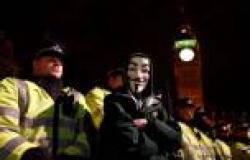 بالصور.. احتجاجات في لندن بالقرب من القصر الملكي ضد «التقشف والفساد»