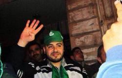 نشطاء يتداولون صورة للأسير الفلسطينى هانى الشريف المطلق سراحه اليوم