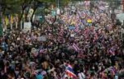حكومة تايلاند تطالب سكان بانكوك بالبقاء في منازلهم ليلًا