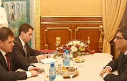 سفير مصر بروسيا يجتمع مع سفير بيلاروسيا لمناقشة العلاقة الثنائية