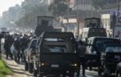 الأمن يطلق قنابل الغاز على مؤيدي "المعزول" بالسويس بعد حرقهم لسيارة شرطة