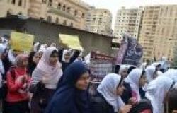 وقفة لفتيات "7 الصبح" بالسويس ضد اعتبار "الإخوان" جماعة إرهابية