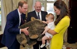 بالصور.. الأمير البريطاني الصغير «جورج» يتلقى 706 هدايا خلال 2014