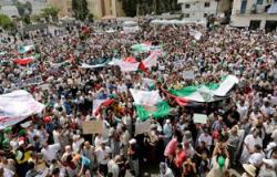 الآف الجزائريين يتظاهرون ضد استغلال الغاز الصخرى جنوب البلاد