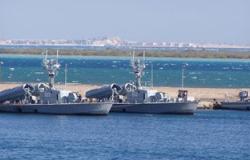 سفن حربية مصرية تقصف مواقع حوثية خارج عدن