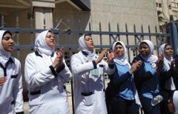 تظاهر طالبات معهد تمريض جامعة الإسكندرية بسبب نظام الـ3 سنوات