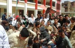 بالصور.. اتحاد طلاب "صيدلة" كفر الشيخ ينظم حملة ضد فيرس C