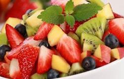 6 أنواع من الفواكه تساعدك على فقدان الوزن أهمها الفراولة والجوافة
