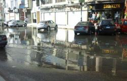 كسر ماسورة مياه الشرب الرئيسية بشارع الجيش فى السويس وغرق الشوارع