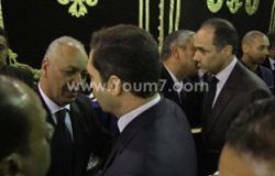 بالفيديو.. لحظة مغادرة جمال وعلاء مبارك عقب تقديم العزاء لمصطفى بكرى