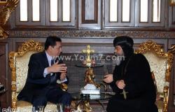 محافظ الشرقية يجرى زيارات للكنائس.. ويؤكد: مصر ستظل شعباً واحداً