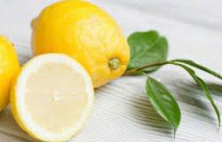 بالفيديو جراف.. تنظيف وطهى وجمال.. 10 استخدامات منزلية لليمون