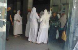 وقفة احتجاجية لمشرفات التمريض بمستشفى الفيوم العام لعدم صرف مستحقاتهن