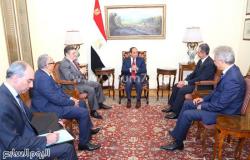بالصور..الرئيس السيسى يلتقى قيادات حزب الوفد ويدعو لاحتواء الخلاف الداخلى