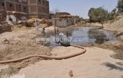 المياه الجوفية تحاصر منازل عزبة صالح بإسنا بسبب ارتفاع منسوب مياه النيل