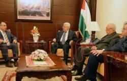 أبو مازن يلتقى السفير المصرى برام الله ويناقشان تطورات القضية الفلسطينية