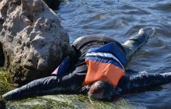 مصرع 30 شخصًا بسبب غرق مركب لمهاجرين غير شرعيين قبالة سواحل ليبيا