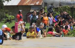بالصور.. ارتفاع حصيلة ضحايا إعصار "كوبو" بالفلبين لـ 22 قتيلا