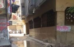 بالصور.. مياه الصرف تغرق شوارع شبرا الخيمة والمسئولون خارج نطاق الخدمة