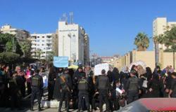 بالصور.. سكان المناصرة وزرزارة فى بورسعيد يحتجون على عدم تسكينهم