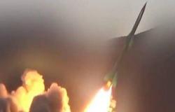 بالفيديو.. مليشيات الحوثى تطلق صاروخ بالستى باتجاه السعودية