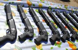 ضبط 21 قطعة سلاح نارى بدون ترخيص و1868 مخالفة مرورية بالمنيا