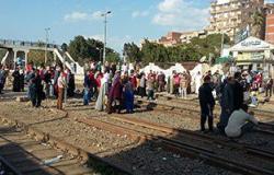 توقف القطار 164 القادم من الإسكندرية لأسوان بعد سقوط فتاة منه بإيتاى البارود