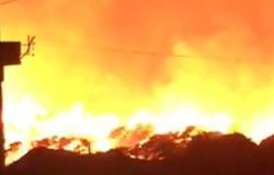 نشوب حريق ثالث بمنطقة زراعات عين ياسين بالخارجة بسبب الرياح