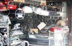 القبض على صاحب محل غير مرخص يبيع قطع غيار سيارات مغشوشة فى الأزبكية
