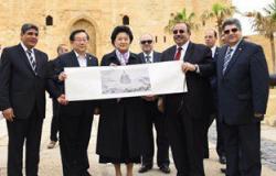 بالصور.. محافظ الإسكندرية يسلم مفتاح المدينة إلى نائب رئيس وزراء الصين