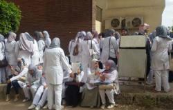 العاملون بـ"الفنى للتمريض" يواصلون اعتصامهم بجامعة طنطا للمطالبة بصرف الكادر