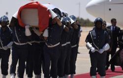 بالصور.. جثمان زعيم البوليساريو يصل الجزائر ودفنه اليوم بالصحراء الغربية