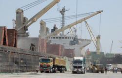 وصول 12 ألفا و500 طن بوتاجاز لموانئ السويس و1613 عمالة مصرية لميناء نويبع