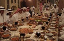 بالصور.. الأمير فيصل بن خالد آل سعود يقيم مأدبة إفطار لكبار أعيان السعودية