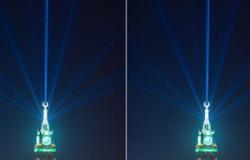 بالصور.. برج الساعة فى مكة المكرمة يطلق ضوء إعلان عيد الفطر