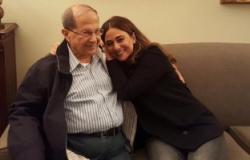 المطربة جوليا بطرس تدعم ميشال عون عبر نشر صورتها معه على الفيس بوك
