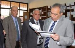 رئيس جامعة طنطا يطمئن على سير الامتحانات بكليتى الآداب والحقوق
