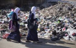 بالصور.. القمامة تحاصر مدارس شارع المطار بإمبابة وتهدد حياة الطلاب