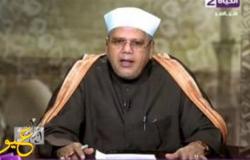 بالفيديو : "داعية" إسلامي "يحذر" من "النوم" وترك "المذياع" يتلو القرآن ...