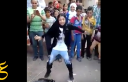 بالفيديو رقص طفل وطفلة يثير غضب الكثير من الناس